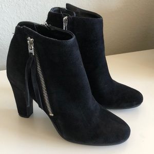 Sam Edelman Sadee Angle Zip Bootie (Womens 7)